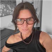 Profesora con experiencia titulada en Dietética y Nutrición ( cocina natural y saludable) Terapias Naturales ( Quiromasaje, Naturopatía , flores de Bach )